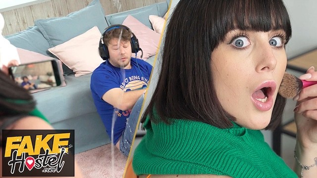 Spriccel az arcába tréfaként popó creampie előtt