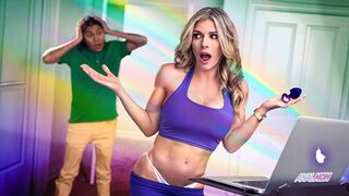 Cory Chase nagyméretű popsiját a nevelő tini dárda megreszeli