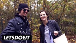 Bazinagy cicis csoki hajú német lány felvétel a gigászi kombiban vad baszásra