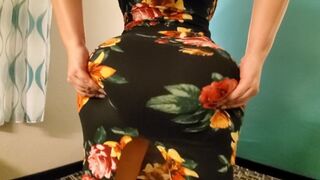 Crystal Lust nagyméretű popsikás milf-et megdúgják egy szextől füstölgő hotelszobában