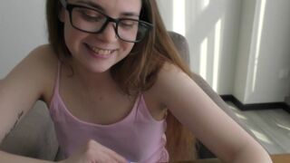 Csintalan tinédzser könyvmoly tanul anatómiát egy igazi bazinagy faszon! 18 éves