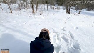 Ázsiai fitnesz szuka keményen megkúrelva a hidegben -20°c-on