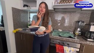 Szenvedélyes szöszke szomszédom masturbálós videót kér tőle a szeretője számára
