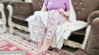 Szexy szomszéd nő kérte, mutassam meg a farkam, és vad pásztoróra lett belőle